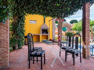 Villa en alquiler en Pinos de Alhaurín - 128 m² - 2 Dormitorios – 2 Baños - a 1 500€/mes de LT o a 4000€/mes de CT (en Julio, Agosto y Septiembre)