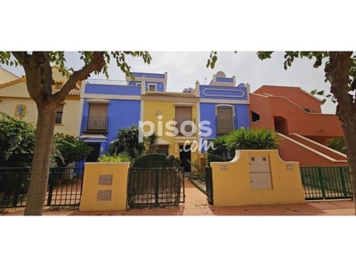 Casa adosada en venta en Calle Urbina