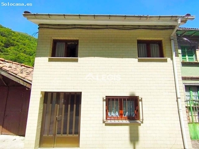 Casa de Pueblo en Venta en Magdalena, Asturias