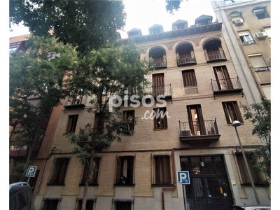 Piso en alquiler en Calle de Juan de Urbieta, cerca de Calle Valderribas