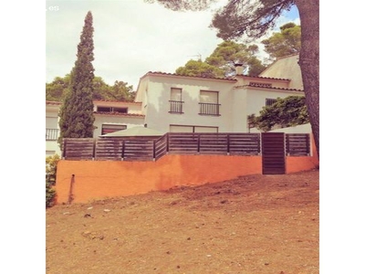 PUIGMAL - CASA ADOSADA EN TAMARIU A 500 METROS DE LA PLAYA