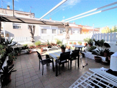 Venta Casa adosada Torredembarra. Con terraza 245 m²