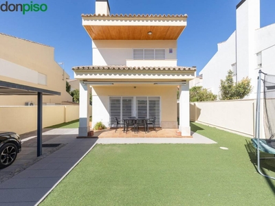 Venta Casa unifamiliar en Villa De Otura Villa de Otura. Con terraza 143 m²