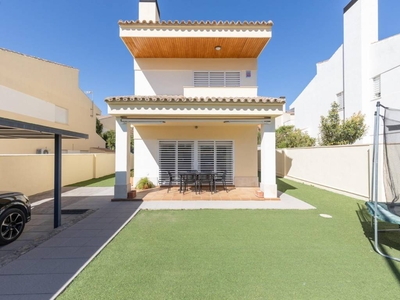 Venta Casa unifamiliar Villa de Otura. Con terraza 143 m²