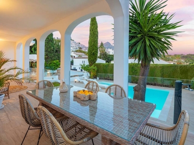 Venta Chalet Marbella. Muy buen estado con terraza 235 m²