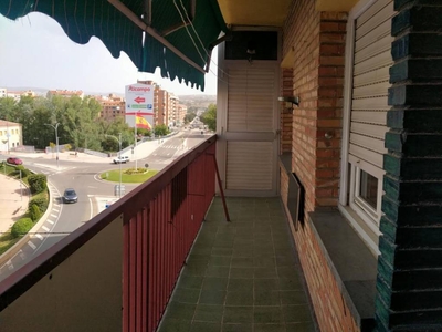 Venta Piso Calatayud. Piso de tres habitaciones en Paseo Ramón y Cajal. Cuarta planta con terraza