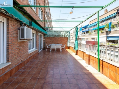 Venta Piso Granada. Piso de tres habitaciones Con terraza