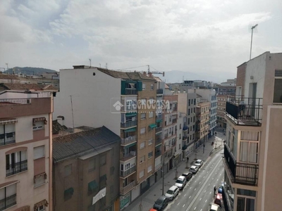 Venta Piso Granada. Piso de tres habitaciones en Calle Arabial 107. A reformar séptima planta con terraza
