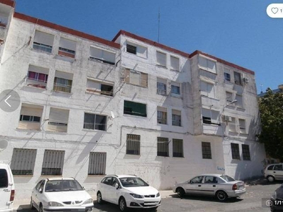 Venta Piso Huelva. Piso de cuatro habitaciones en Virgen De La Esperanza 75. Cuarta planta