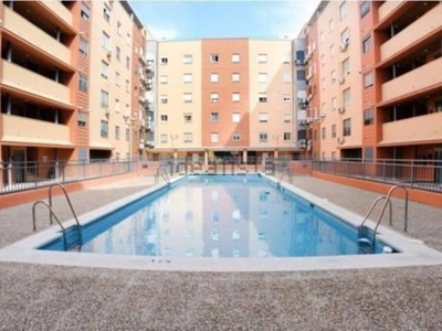 Piso de tres habitaciones segunda planta, Parque Amate-Santa Aurelia, Sevilla
