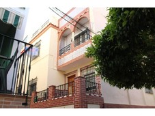 Venta Casa unifamiliar en Calle GAZA Alcalá de Guadaíra. Buen estado con terraza 177 m²