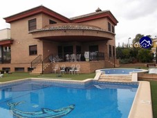 Venta Casa unifamiliar Torrent (València). Buen estado con terraza 740 m²