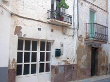 Venta Chalet en Carrer Santa Magdalena El Perelló. A reformar con terraza 136 m²
