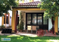 Casa / Chalet en alquiler en Córdoba de 242 m2