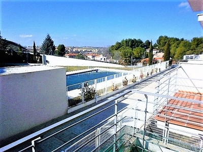Alquiler de piso en calle De Ocaña de 2 habitaciones con terraza y piscina