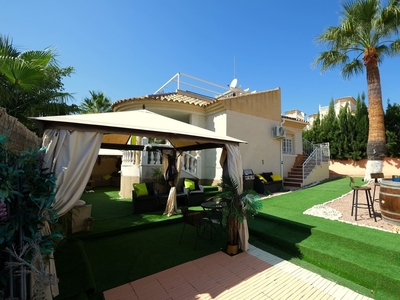 Chalet en venta en Villamartin, Orihuela, Alicante