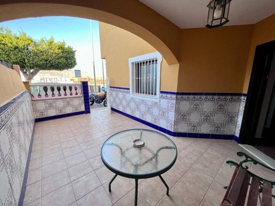 Venta Casa adosada en Calle RUISENOR Huércal de Almería. Buen estado plaza de aparcamiento con balcón 173 m²