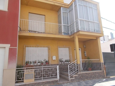 Venta Casa adosada en Santa Quiteria Lorca. Muy buen estado con balcón 172 m²