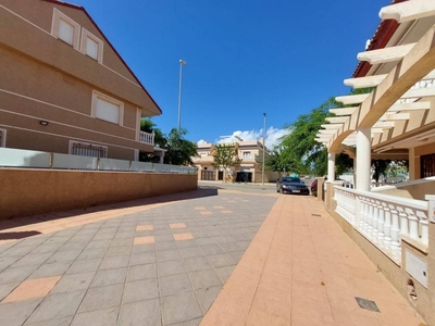 Venta Casa adosada Pilar de la Horadada. Con balcón 90 m²