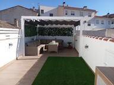 Venta Casa unifamiliar en Calle Alhambra Baza. Nueva plaza de aparcamiento con terraza 170 m²