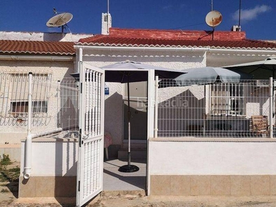 Venta Casa unifamiliar en Calle de Miguel Mateo 'Miguelín' Torrevieja. Con terraza 65 m²