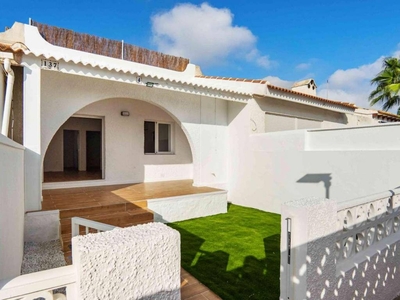 Venta Casa unifamiliar en Calle Jerez de la Frontera. 03193 San Miguel de Salinas (Alicante) San Miguel de Salinas. Nueva 78 m²