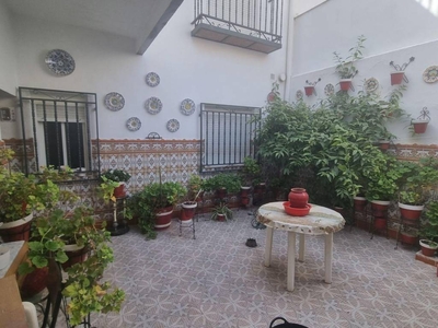 Venta Casa unifamiliar en Murillo Jaén. Buen estado plaza de aparcamiento con balcón 103 m²
