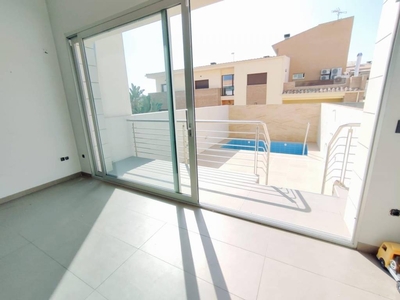 Venta Casa unifamiliar Onda. Con terraza 296 m²