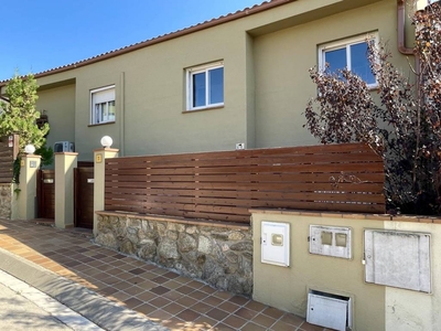 Venta Chalet en Av Mas Bohera 3 Palau-Saverdera. 191 m²