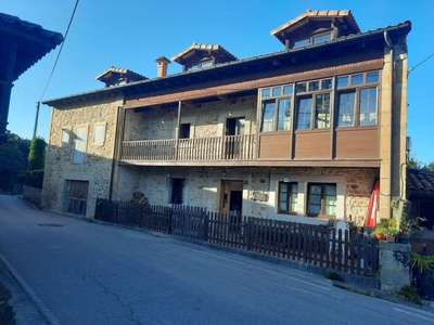 Venta Chalet en Caserio Villanueva 13 Villaviciosa. Con terraza 409 m²