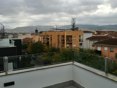 Piso de alquiler en Avenida Poniente, Las Tres Cruces