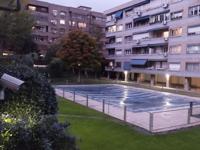 Piso de alquiler en Calle del Alcalde Sáinz de Baranda, Estrella