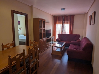 Alquiler de piso en Centro - Puertollano de 2 habitaciones con muebles y balcón