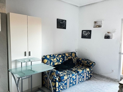 Alquiler de piso en El Carmen - Casas del Hogar de 1 habitación con terraza y muebles