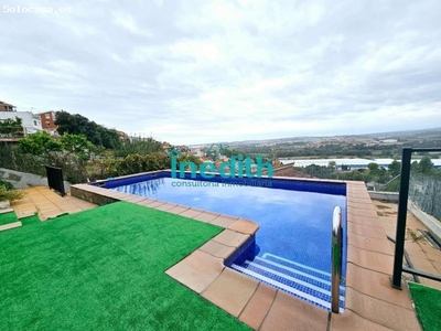 Bonita casa con piscina y terrazas en Abrera