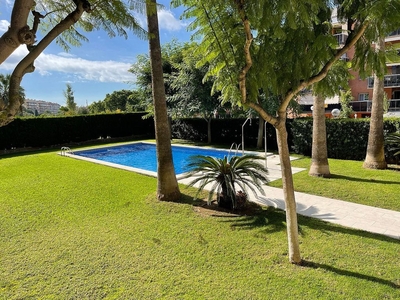 Piso en alquiler en calle Tarragona de 2 habitaciones con terraza y piscina