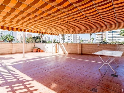 Piso en alquiler en Playa de San Juan de 2 habitaciones con terraza y piscina