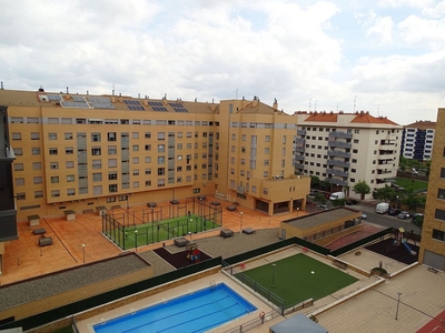 Piso en alquiler en San Adrián - La Cava de 3 habitaciones con terraza y piscina