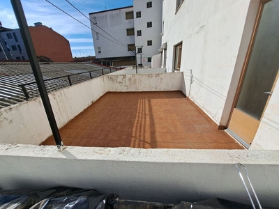 Piso en venta en Delicias de 3 habitaciones con terraza y calefacción
