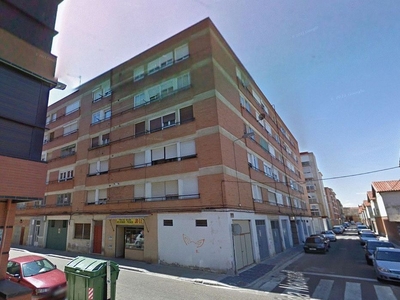 Venta de piso en El Carmen - Casas del Hogar de 4 habitaciones con balcón y calefacción