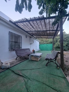 Alquiler Casa unifamiliar en Camino Río Chillar Nerja. Plaza de aparcamiento con terraza 40 m²