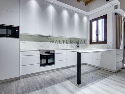 Alquiler piso con 3 habitaciones amueblado con calefacción y aire acondicionado en Barcelona