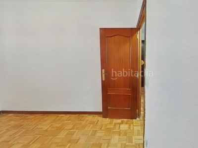 Alquiler piso con 3 habitaciones con calefacción en Madrid