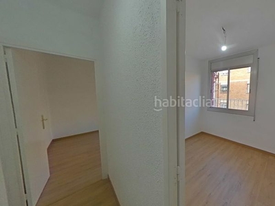 Alquiler piso con 3 habitaciones en La Roureda Sabadell