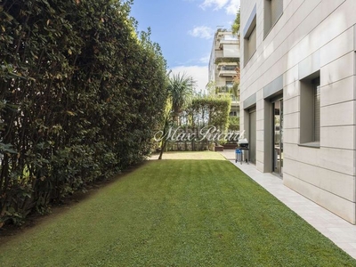 Alquiler piso planta baja con jardín y piscina privada en Pedralbes en Barcelona