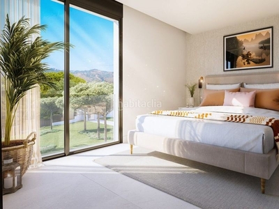Apartamento con 3 habitaciones con ascensor, parking, piscina, calefacción y aire acondicionado en Marbella