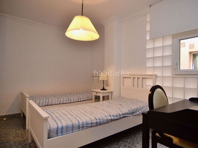 Apartamento en planta media de 4 dormitorios en Fuengirola