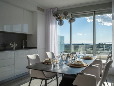 Apartamento precioso moderno apartamento de dos habitaciones orientado al suroeste en un exclusivo residencial. en Estepona