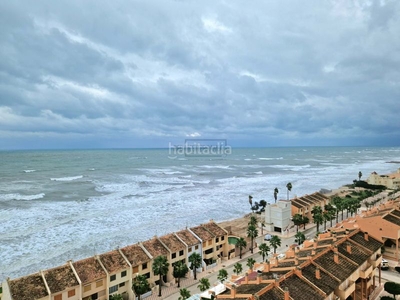 Ático con 4 habitaciones con ascensor, piscina, vistas al mar y vistas a la montaña en Tavernes de la Valldigna