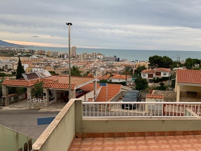 Casa adosada de alquiler en Las Atalayas - Urmi - Cerro de Mar